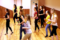 Школа танцев Salsabo - Киев, Stretching, Танцы, Бачата, Сальса