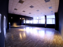 Школа танцев D.SIDE Dance studio - Киев, Stretching, Танцы, Break Dance, Contemporary, Hip-Hop, Kangoo Jumps, Гимнастика, Джаз-фанк, Стрип пластика, Тверк