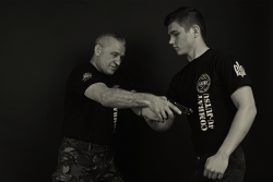 Школа реального бою "Комбат Дзю-Дзюцу" - Киев, MMA, Джиу-джитсу, Самооборона